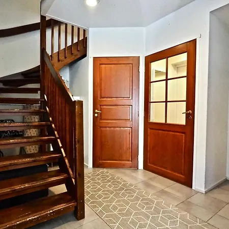 Lomavuokra Keskuskuja 5, Alppikeskus דירה